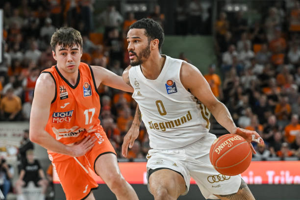 在网球赛场 在网球赛场